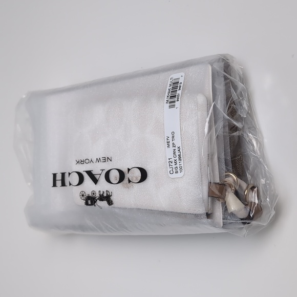 Coach CJ721 Corner Zip Trio In Signature Canvas Gold/Khaki Multi (Firm Price) - Picture 2 of 16